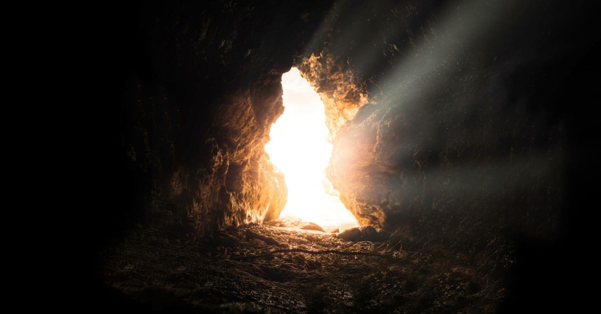 The empty tomb; 20 prayers to prepare your heart for Easter